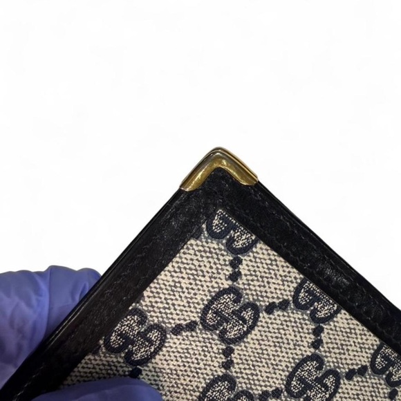 ❌ SOLD ❌ Gucci Beige and Navy Monogram Long Wallet - Picture 3 of 6